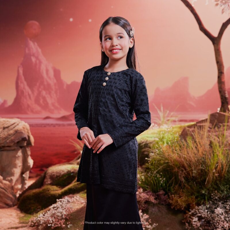 Ixora - Raven Black